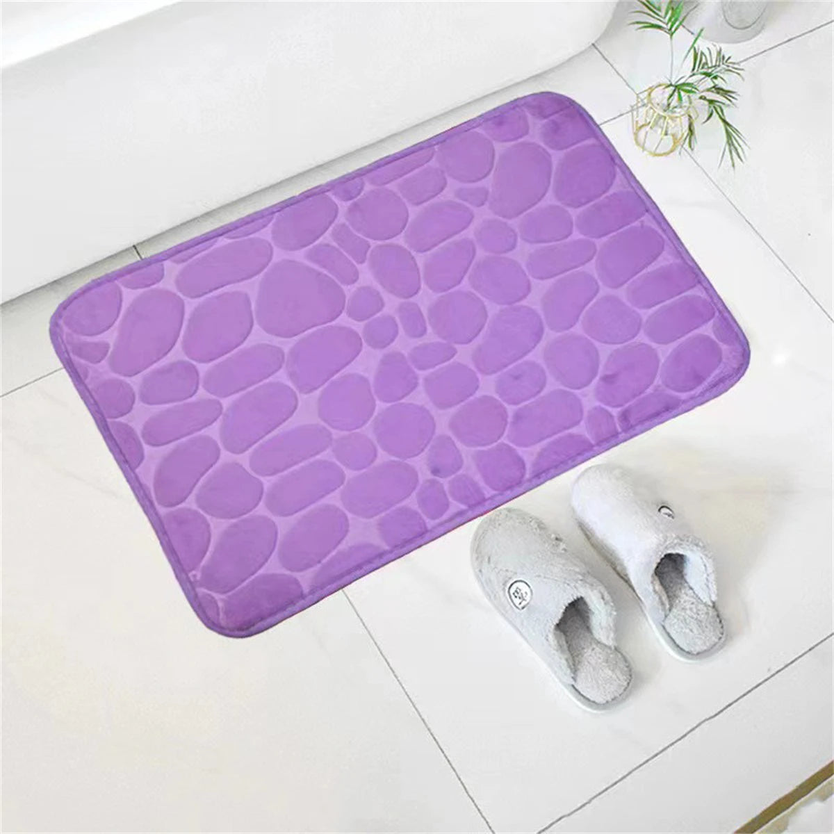 Tapis de bain mémoire de forme galet violet