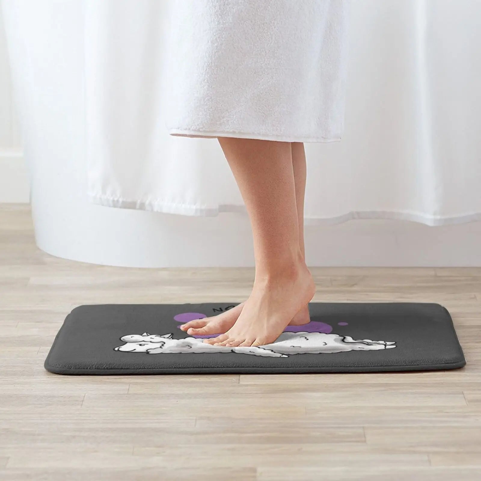 Tapis de bain lama en salle de bain