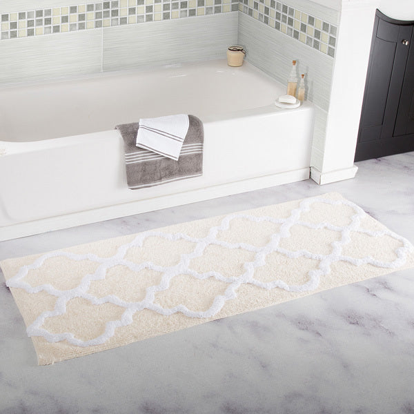 Grand tapis de salle de bain beige