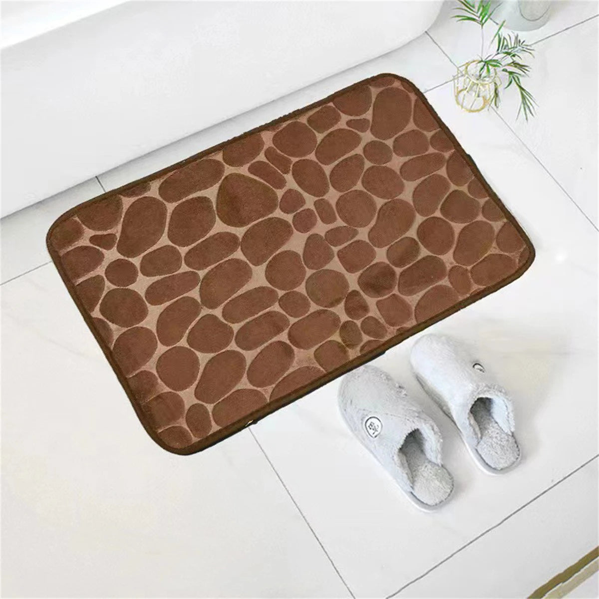 Tapis de bain mémoire de forme galet marron